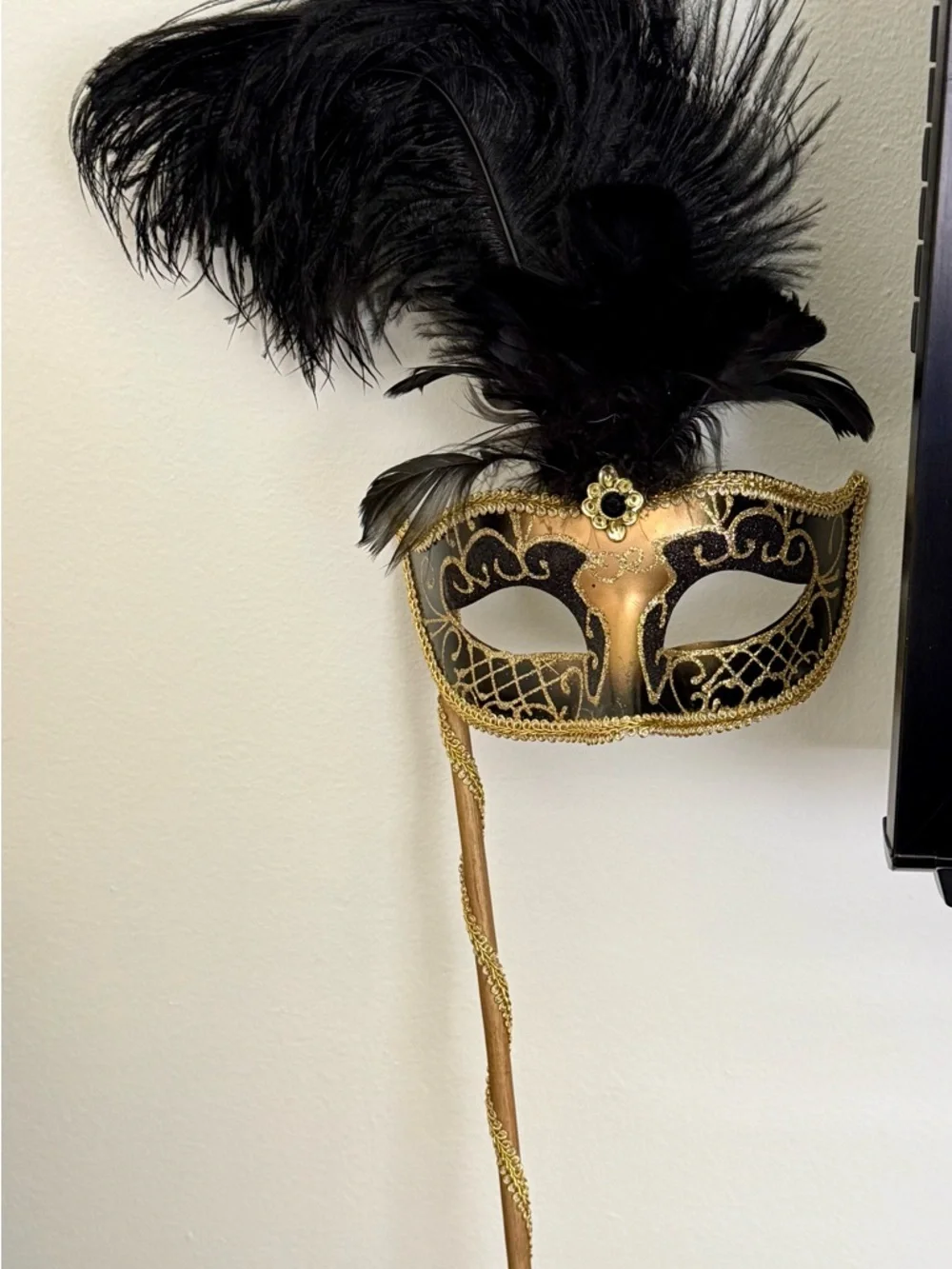 Vintage Pier 1 Venetian Jester Stick Mask Masquerade Black Gold 21”